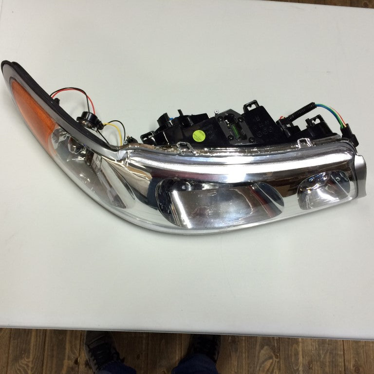 Headlight, right (10200)