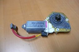 Window lifter motor, right, front and rear (11107)