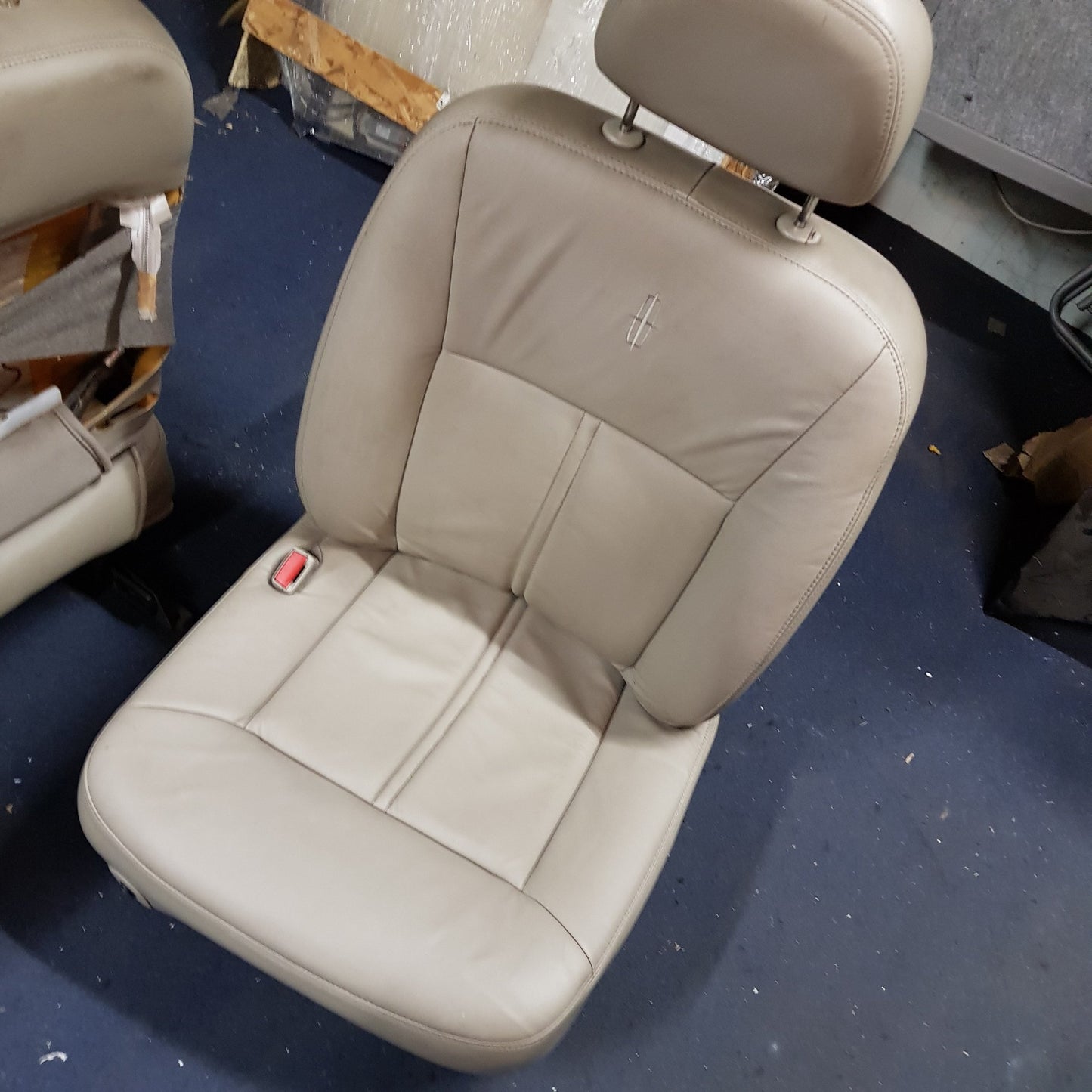 Fahrersitz Beige + Airbag (50056)